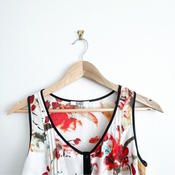 BB Dakota Floral Sleeveless Button Up Blouse Pleated High-Low Hem Women's S - Picture 3 of 8